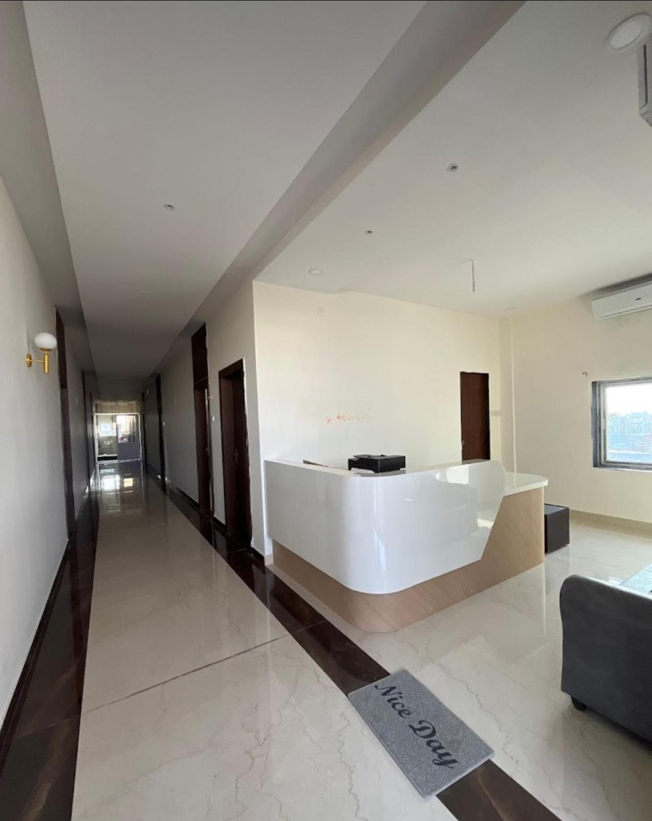 Hotel Sunshine Residency Mancherāl Exterior foto