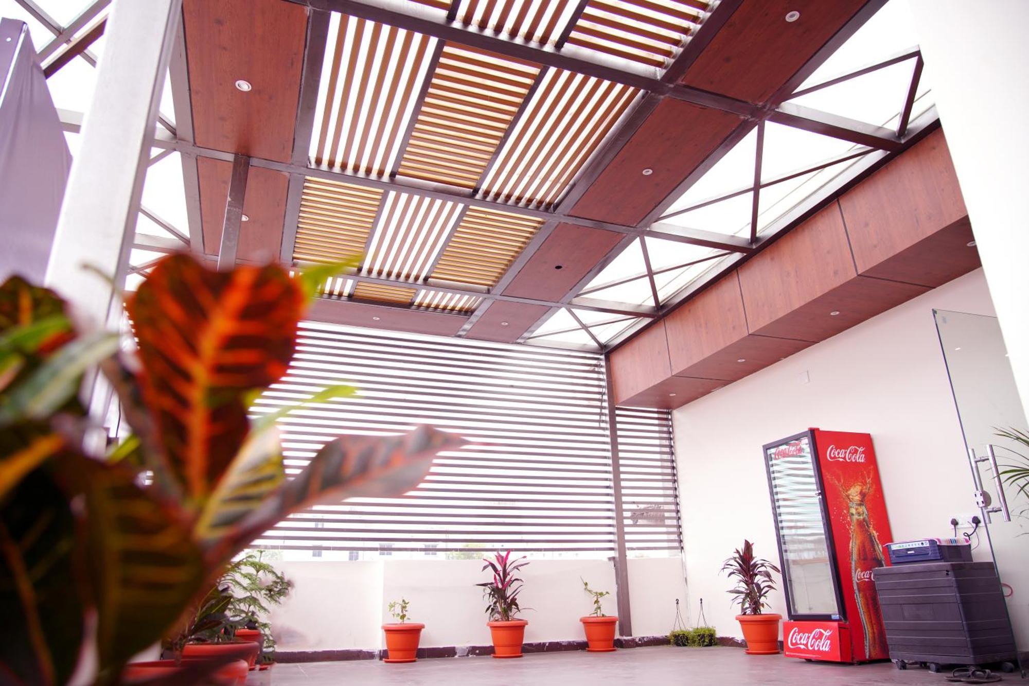 Hotel Sunshine Residency Mancherāl Exterior foto